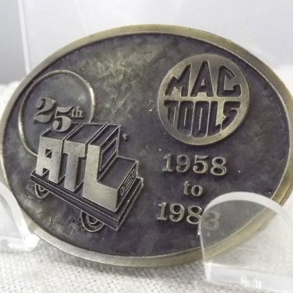 Mac Tools Belt Buckle for the Mechanic - Picture 2 of 9